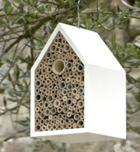 Bee hotels